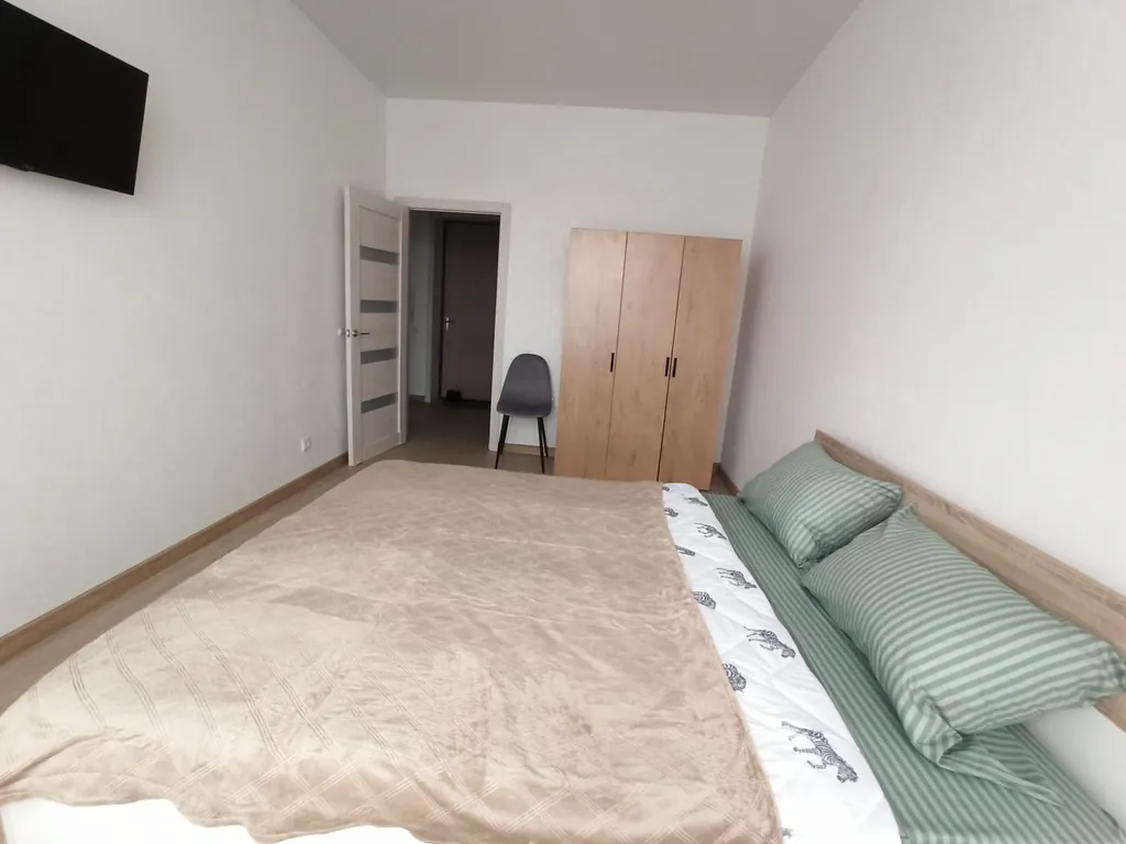 Квартира однокомнатная в Советском, 37 м², Красноярск — спальня, фото 7