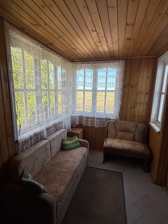 Уютный дом рядом с рекой