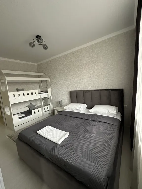 Дом 8-местный на улице Спартаке, 98 м², Владикавказ — спальня, фото 8