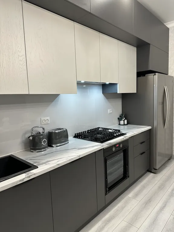 Дом 8-местный на улице Спартаке, 98 м², Владикавказ — кухня