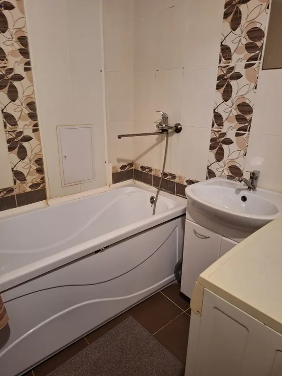 Квартира двухкомнатная на улице Халтурина, 49 м², Сальск — фото 12