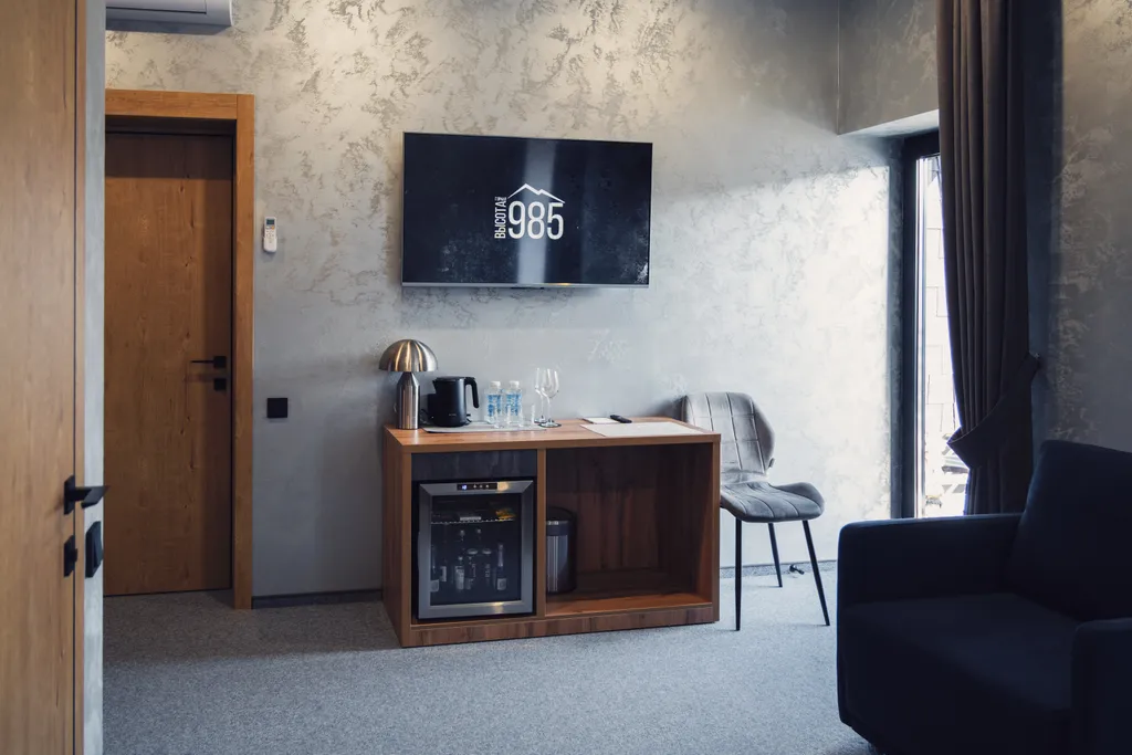 Четырёхместный номер Люкс двухкомнатный со спа-бассейном и террасой