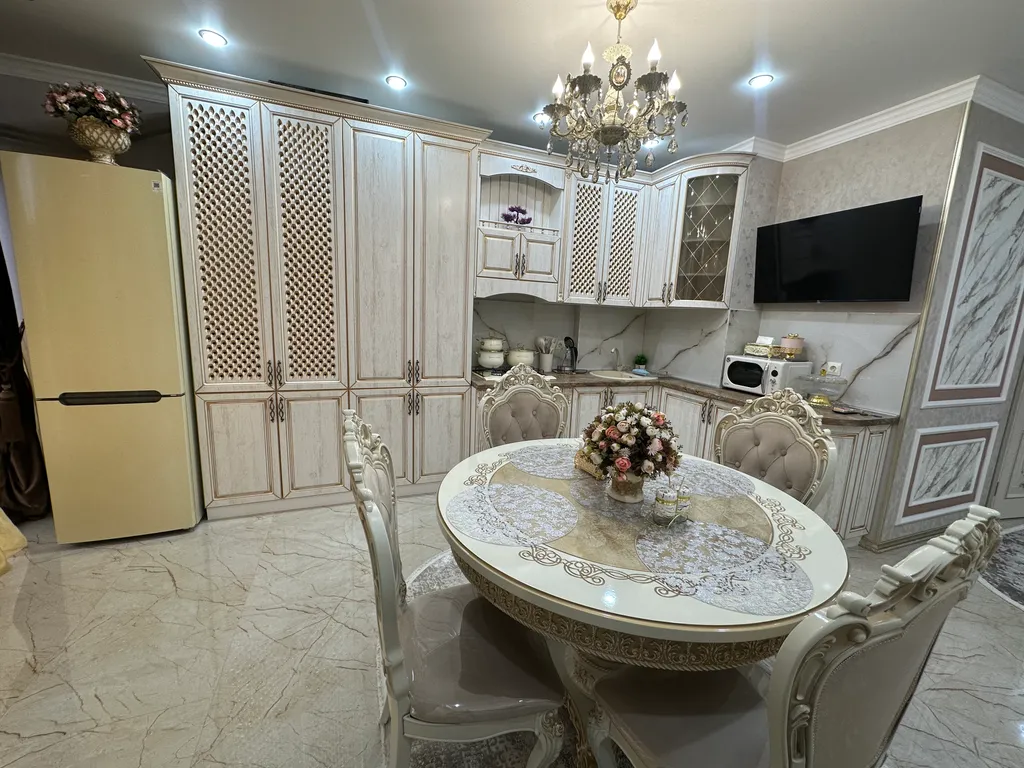 Квартира двухкомнатная на улице Оранжерейной, 70 м², Пятигорск — фото 2