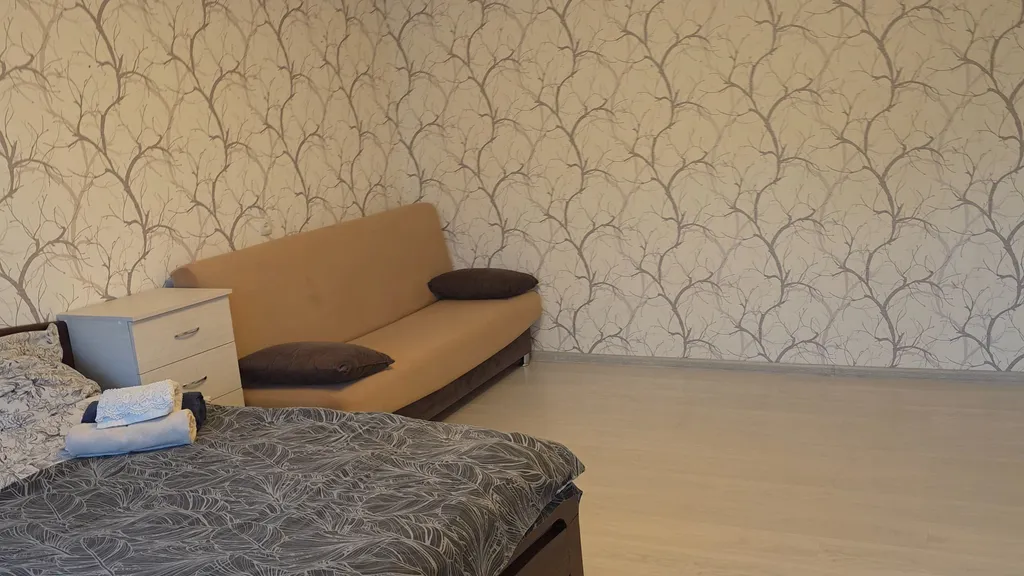 Квартира двухкомнатная на бульваре Трудящихси, 46 м², Колпино — спальня, фото 4