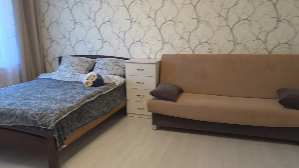Квартира двухкомнатная на бульваре Трудящихси, 46 м², Колпино — спальня, фото 3