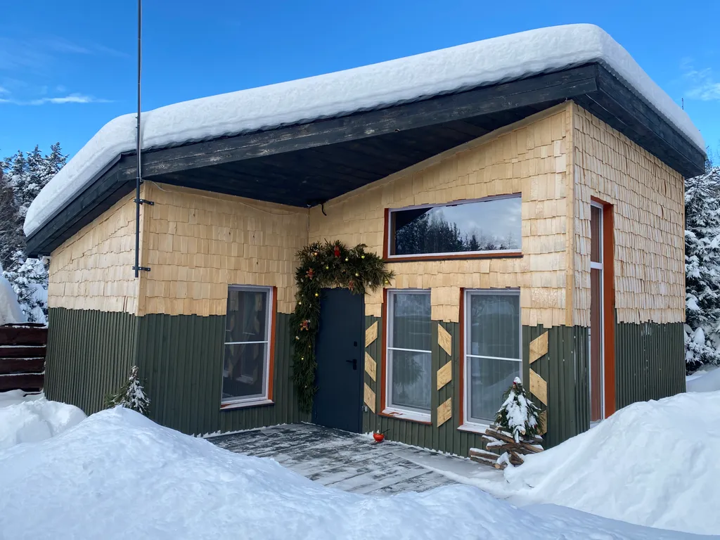 Уютный дом с баней и чаном в лесу