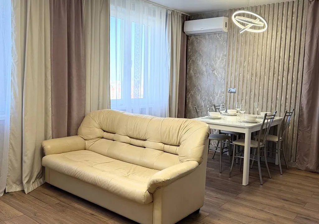 Квартира двухкомнатная на улице Новосёлове, 60 м², Рязань — спальня, фото 2