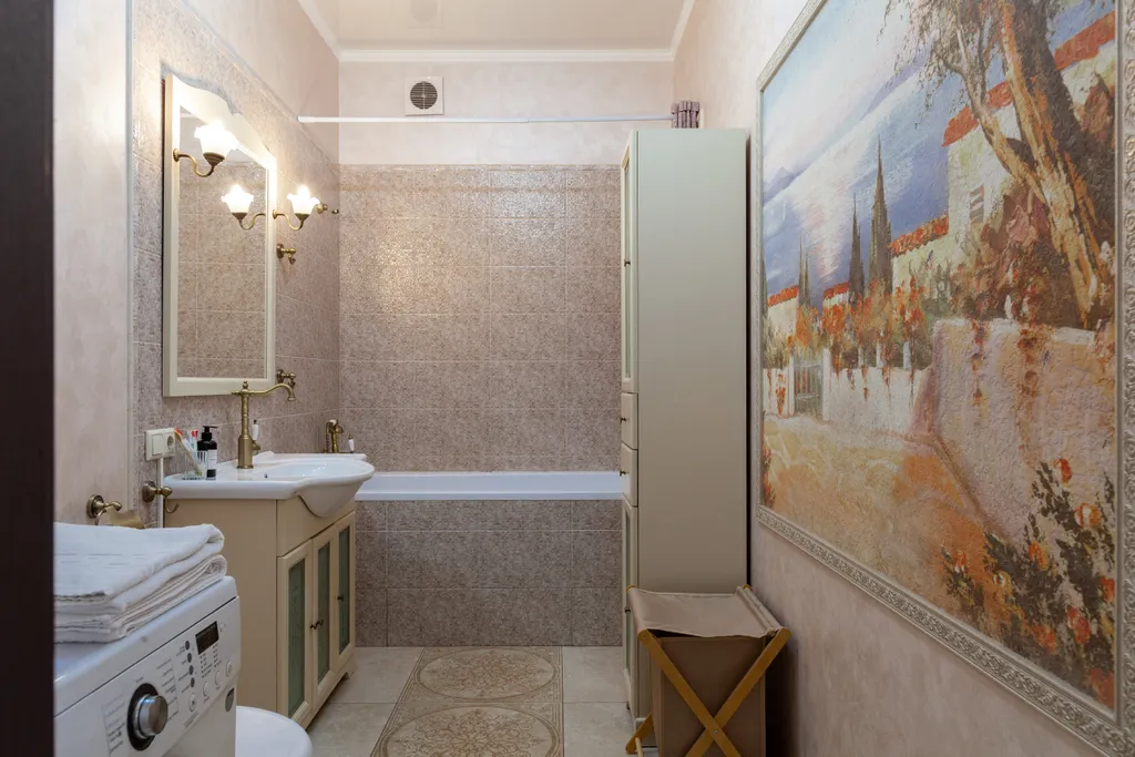 Квартира двухкомнатная в Центральном, 68 м², Красноярск — фото 24