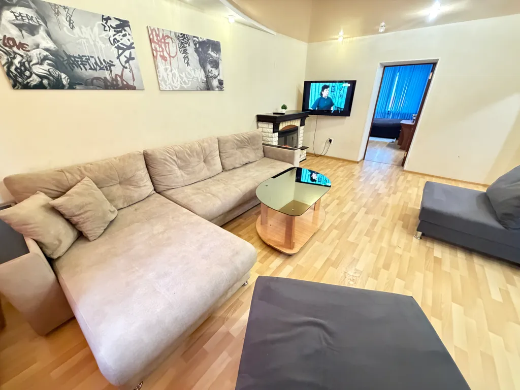 Квартира двухкомнатная на улице Котовского, 68 м², Тюмень — фото 2