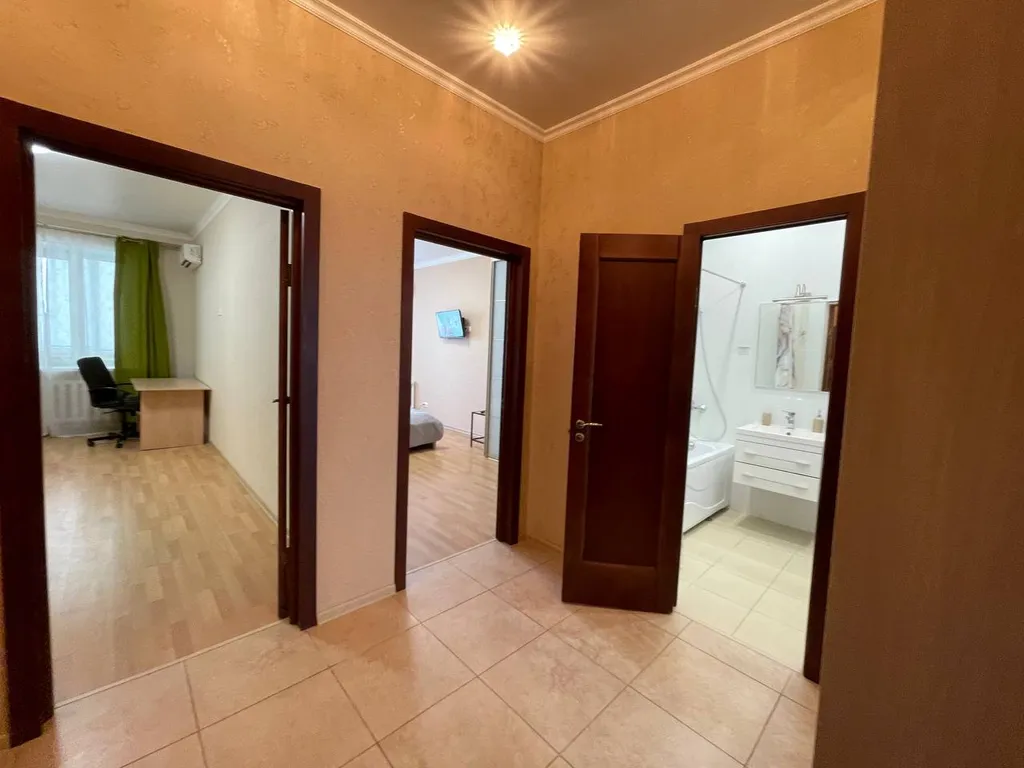 Квартира двухкомнатная в Железнодорожном, 75 м², Самара — фото 12