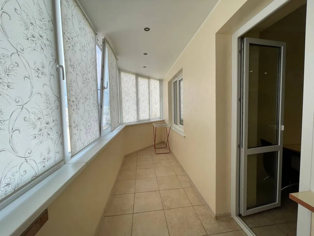 Квартира двухкомнатная в Железнодорожном, 75 м², Самара — фото 14