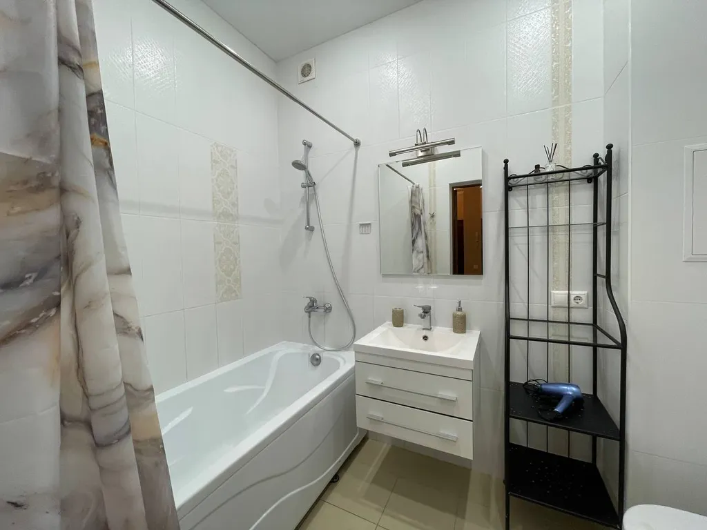 Квартира двухкомнатная в Железнодорожном, 75 м², Самара — фото 9