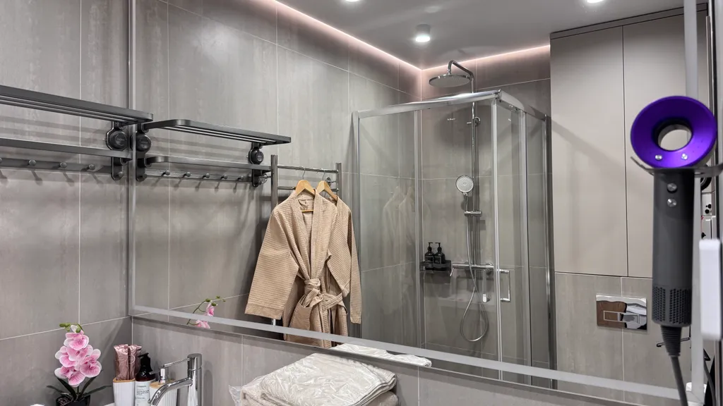 Апартаменты однокомнатные на улице Николая Машарова, 50 м², Тюмень — фото 10