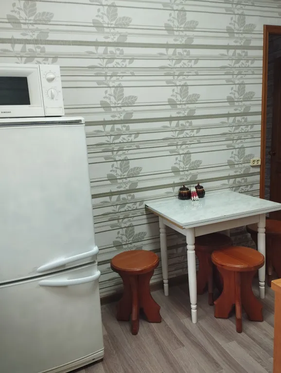 Квартира двухкомнатная на улице Полетаева, 45 м², Рязань — кухня, фото 4