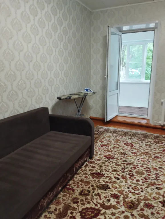 Квартира двухкомнатная на улице Полетаева, 45 м², Рязань — спальня, фото 2