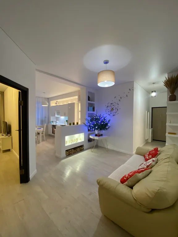 Дизайнерская двушка возле метро