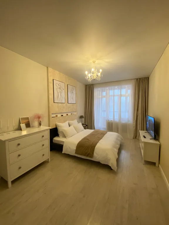 Дизайнерская двушка возле метро