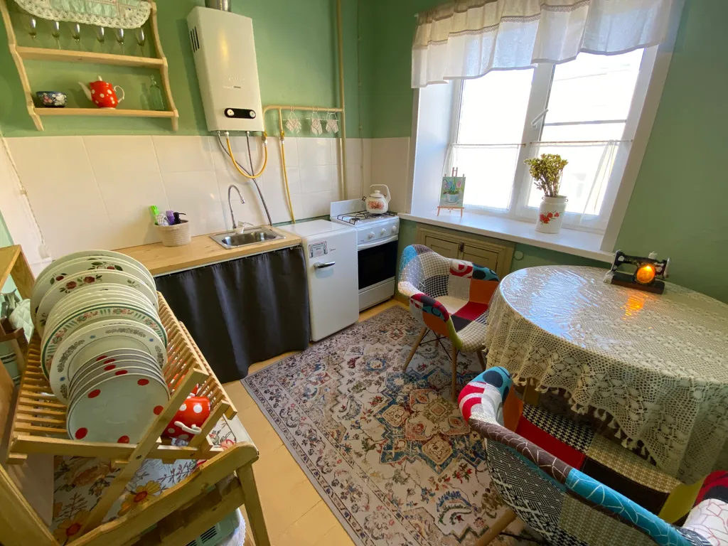 Квартира двухкомнатная на улице Гоголи, 45 м², Рыбинск — кухня