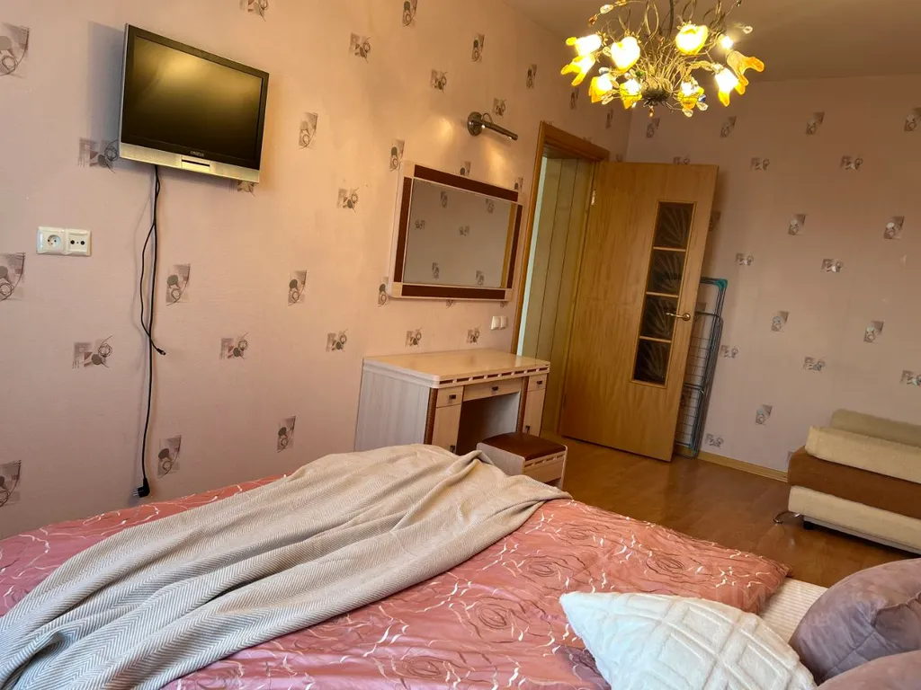 Квартира двухкомнатная на улице Минской, 49 м², Тюмень — фото 2