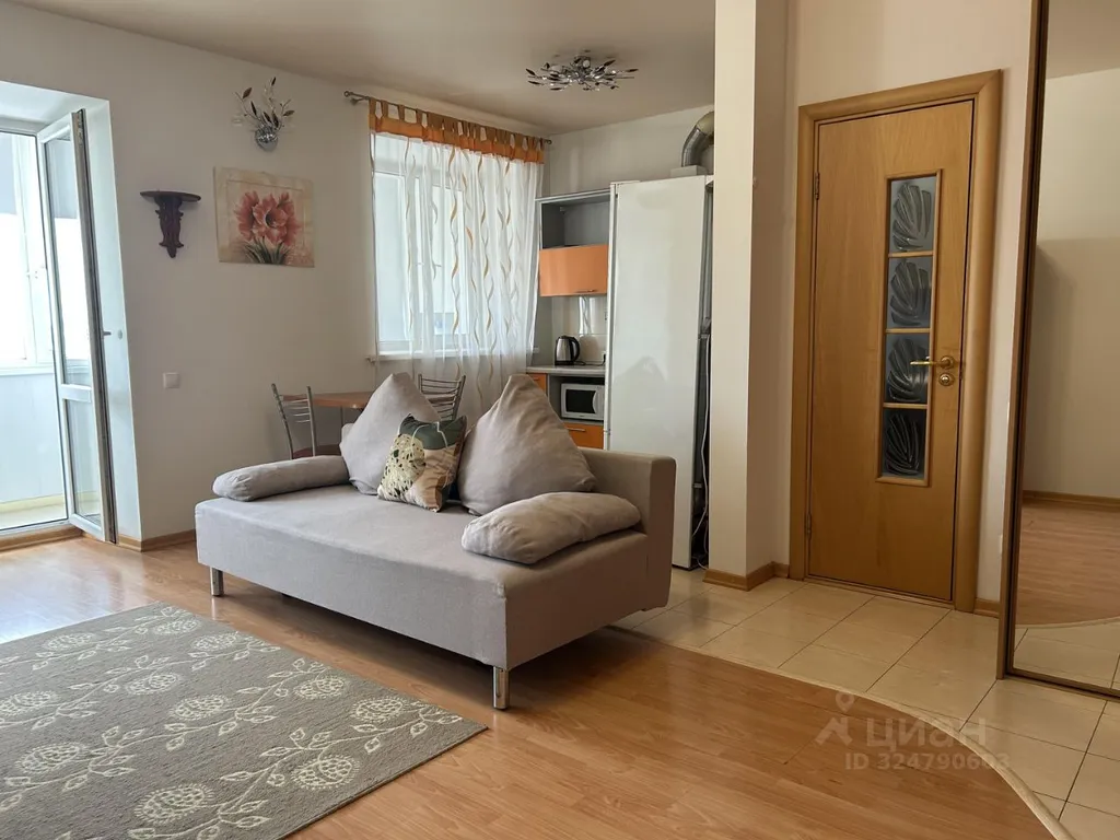 Квартира двухкомнатная на улице Минской, 49 м², Тюмень — кухня, фото 4