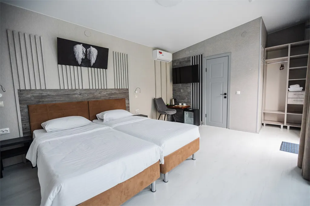 Дом с панорамными окнами номер 8