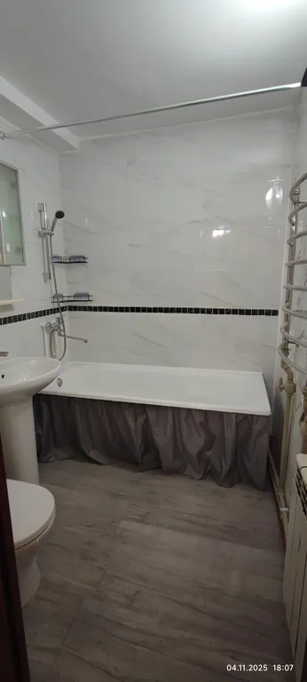 Квартира двухкомнатная у Чкаловской, в Канавино, 75 м², Нижний Новгород — ванная комната, фото 2