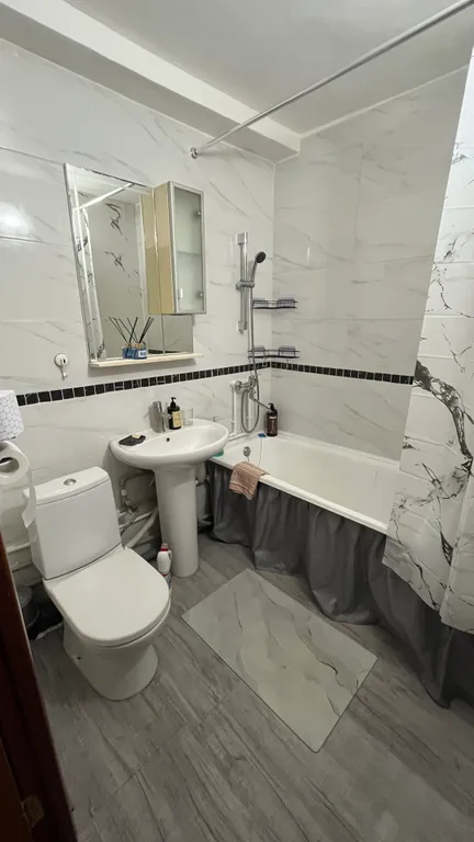 Квартира двухкомнатная у Чкаловской, в Канавино, 75 м², Нижний Новгород — ванная комната, фото 3