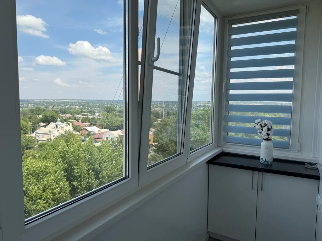 Квартира однокомнатная в переулке Крупском, 40 м², Каменск-Шахтинский — вид из окна
