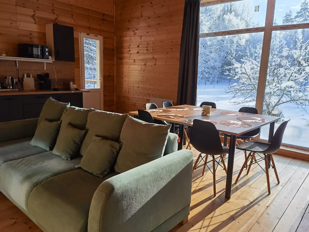 Уединённый загородный дом с баней на большом участке