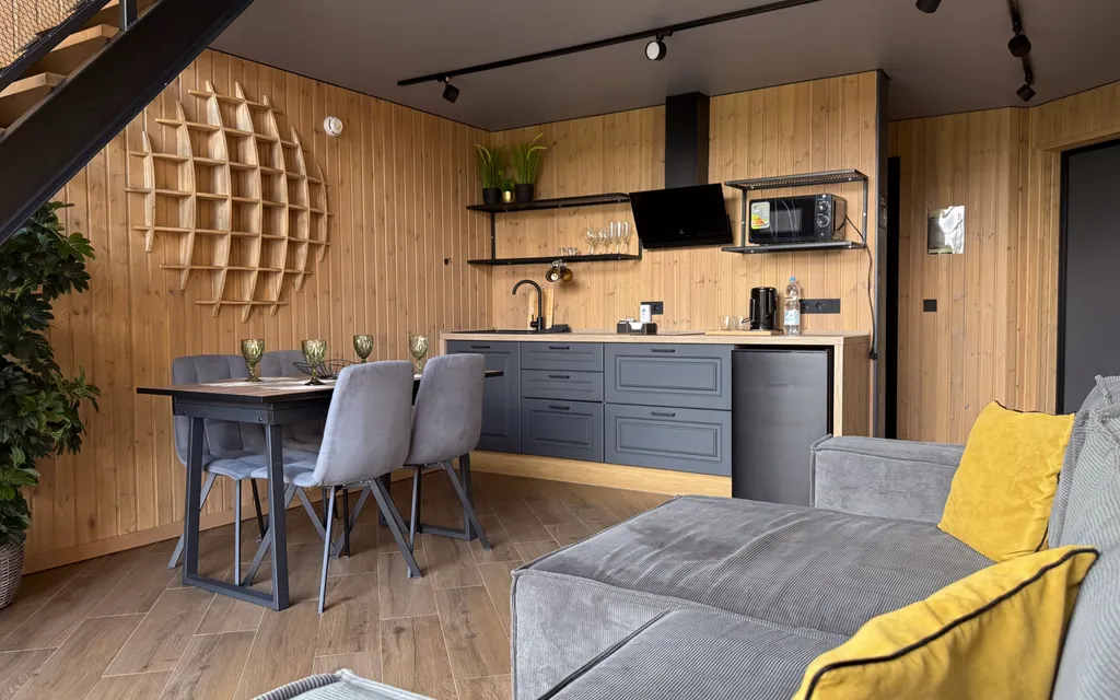 Номер на берегу реки — Villa Iva, фото 2 из 5