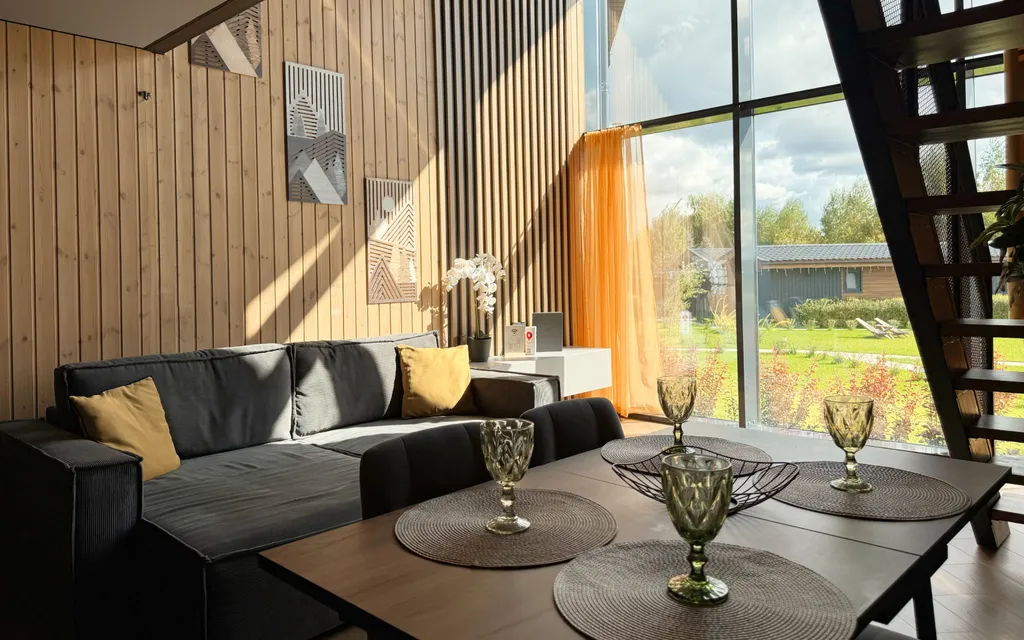Номер на берегу реки — Villa Iva, фото 3 из 5