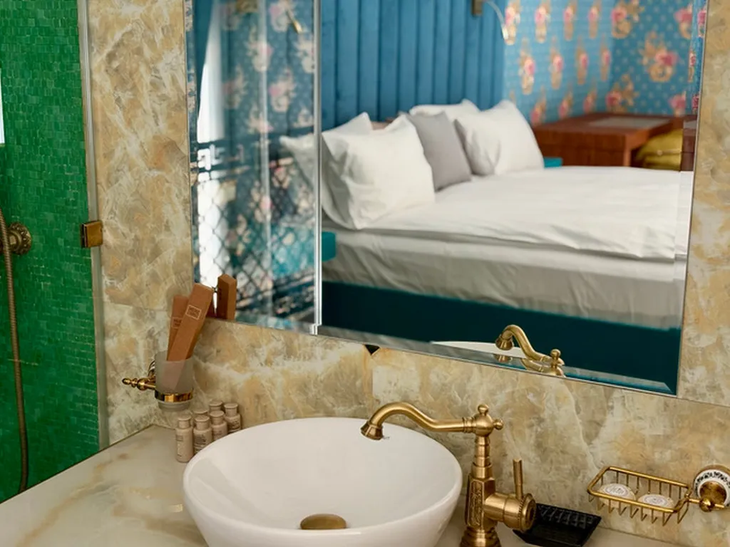 Двухместный номер с 1 кроватью Dolce Vita (Полулюкс с Балконом)