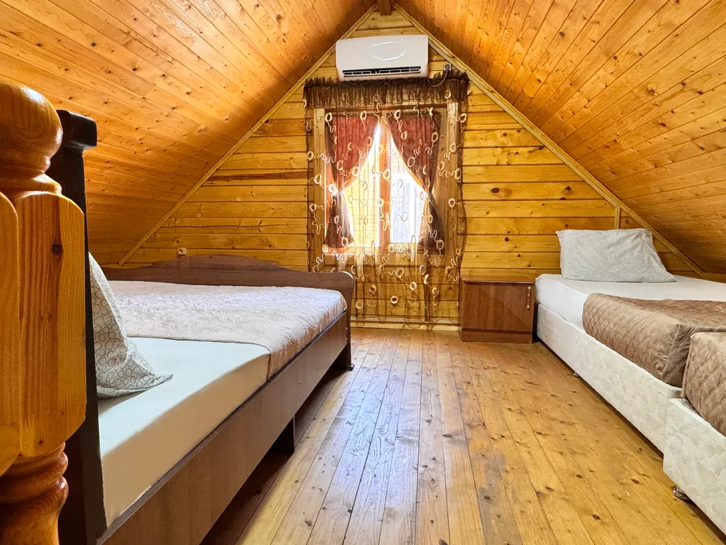 Дом 2-х комнатный 6-ти местный Домик Арабеска