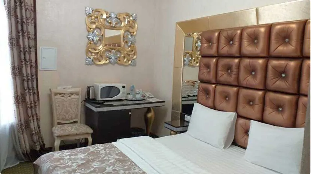 Двухместный с 1 кроватью с душевой и туалетом Econom