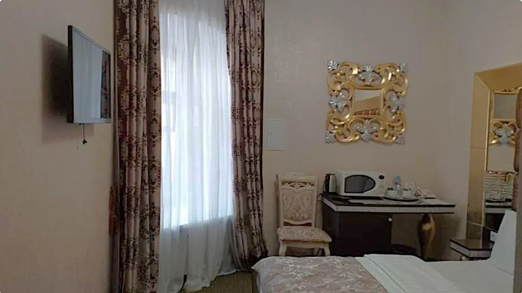 Двухместный с 1 кроватью с душевой и туалетом Econom