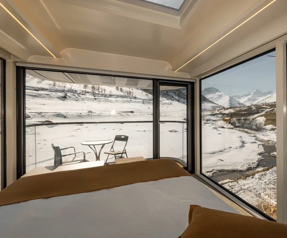 Дом Капсульный 2-комнатный коттедж с двухместной кроватью