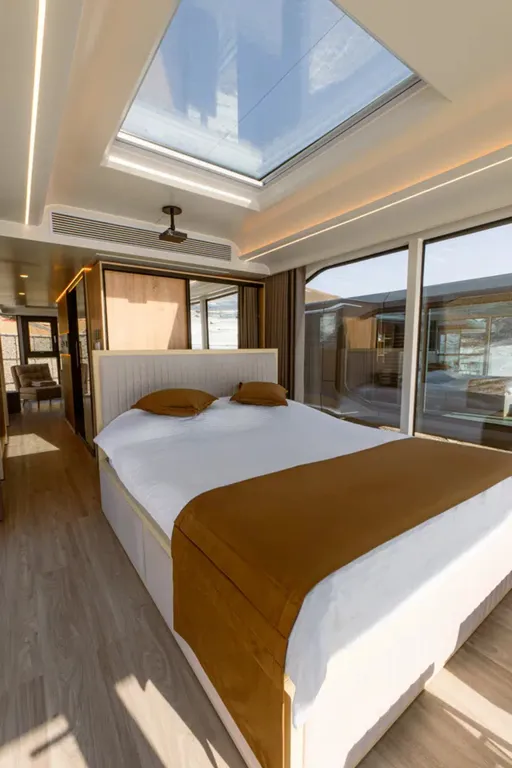 Дом Капсульный 2-комнатный коттедж с двухместной кроватью