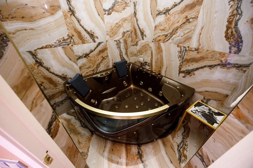 Двухместный номер с 1 кроватью 33. Romeo полулюкс с балконом