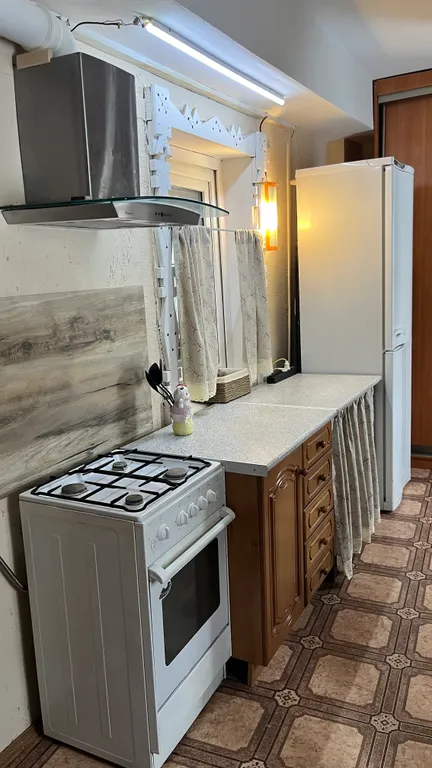 Квартира трёхкомнатная у Чкаловской, в Канавино, 100 м², Нижний Новгород — кухня, фото 4