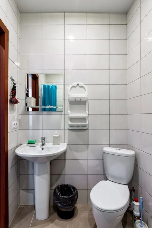 Четырёхместный номер с двуспальной и двухъярусной кроватями