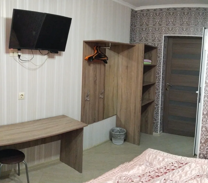 Лазурный — номер