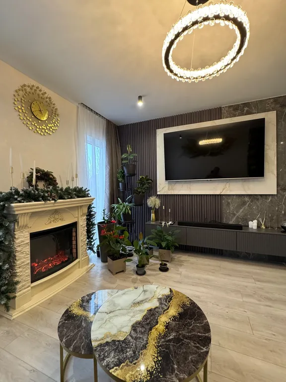 Уютный коттедж в окружении леса