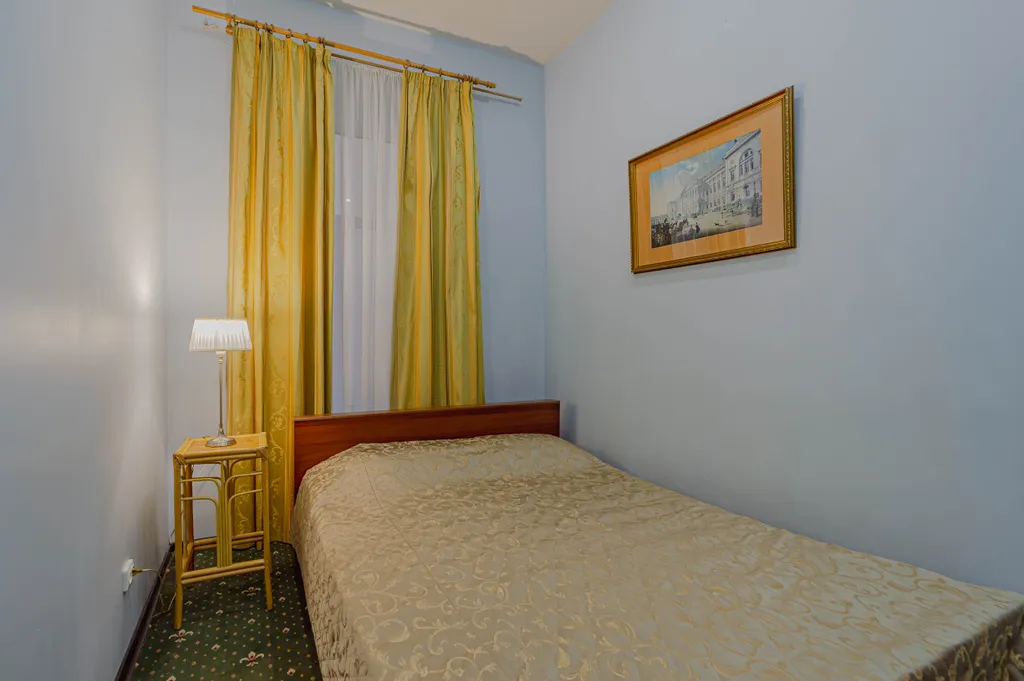 Апартаменты студия в центре Петербурга со своими кухней и санузлом