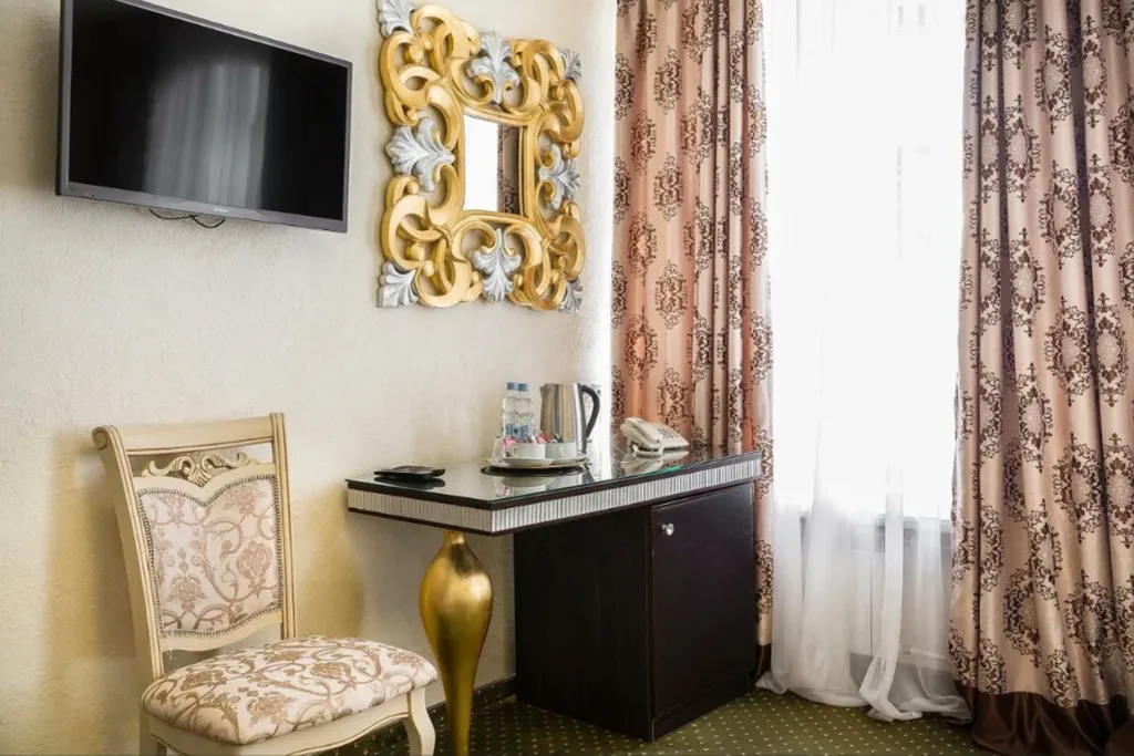 Двухместный номер с 1 кроватью с душевой и туалетом STANDART