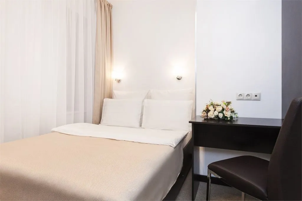 Двухместный номер с 1 кроватью комфорт-плюс с дополнительной кроватью