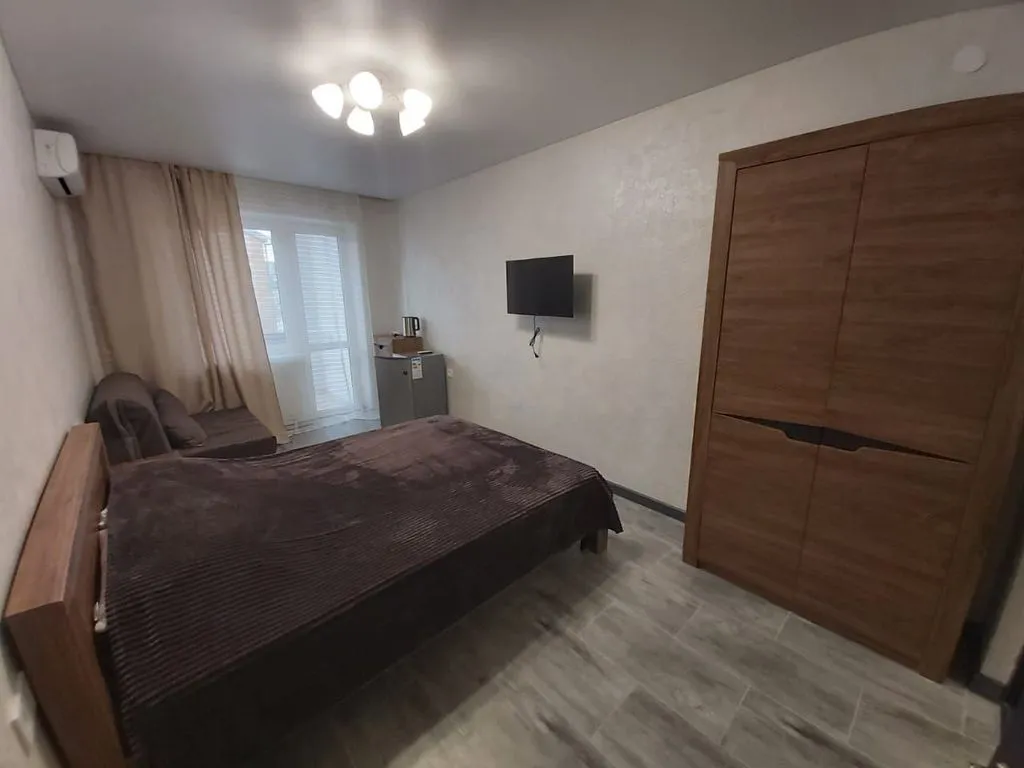 Трёхместный номер стандарт с балконом №3