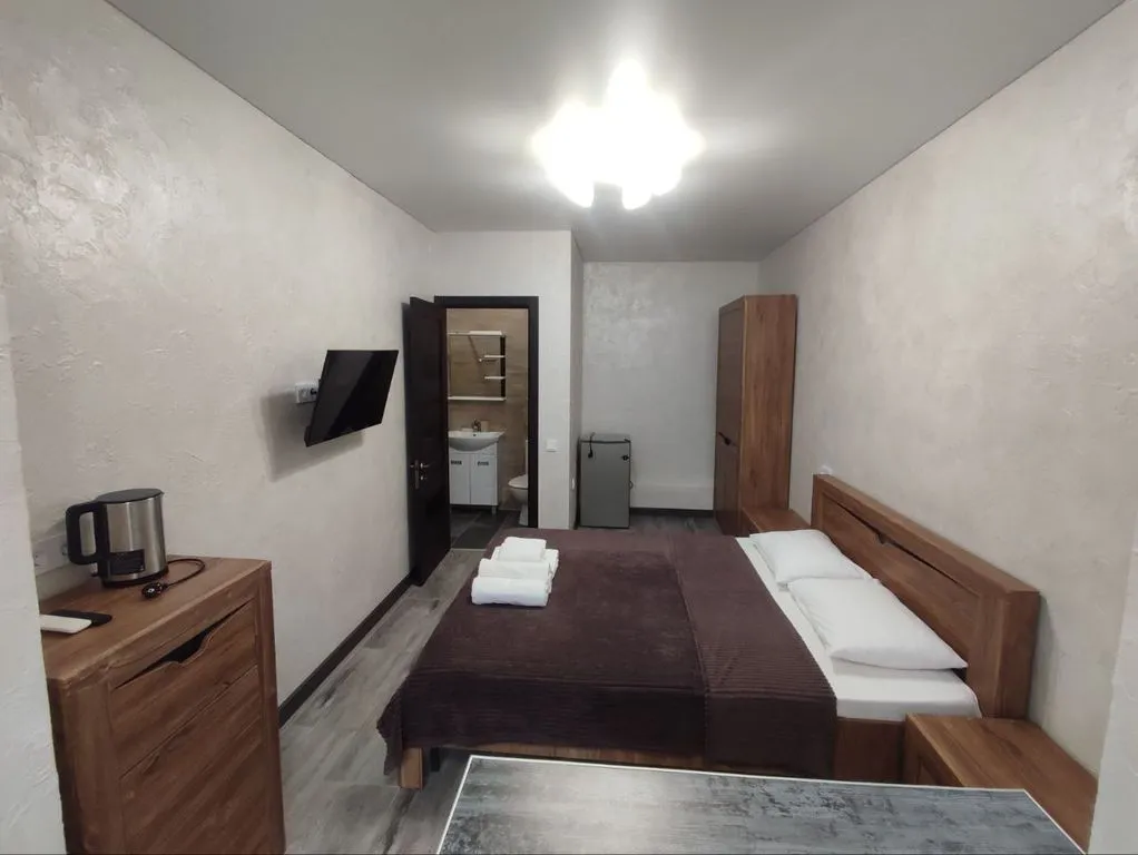 Трёхместный номер стандарт с отдельным входом №6