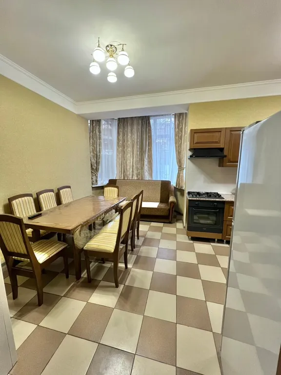 Дом 12-местный на улице Широкой, 220 м², Кисловодск — фото 2