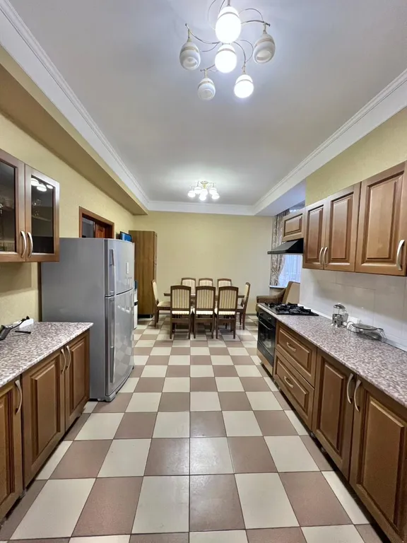 Дом 12-местный на улице Широкой, 220 м², Кисловодск — фото 3