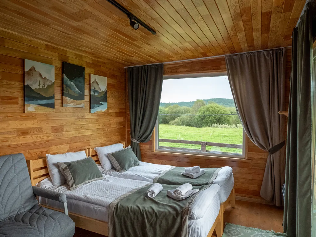 Отдельный дом мини домик с двумя односпальными кроватями